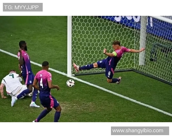 后卫足球明星风采展示与精彩瞬间回顾的视觉盛宴